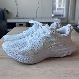 Nike Men’s React Infinity FlyKnit Sneakers in White 7.5
